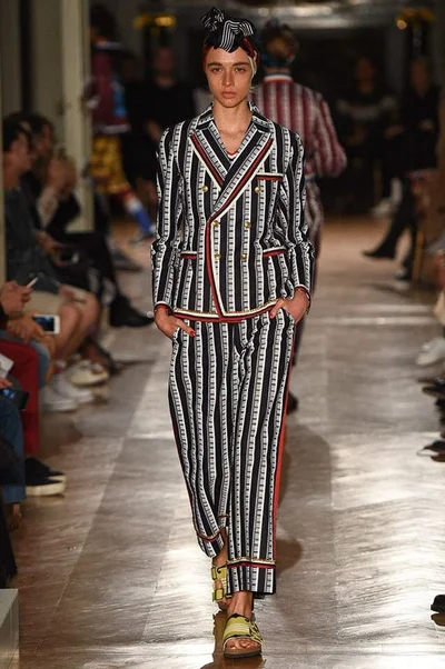 Look 18